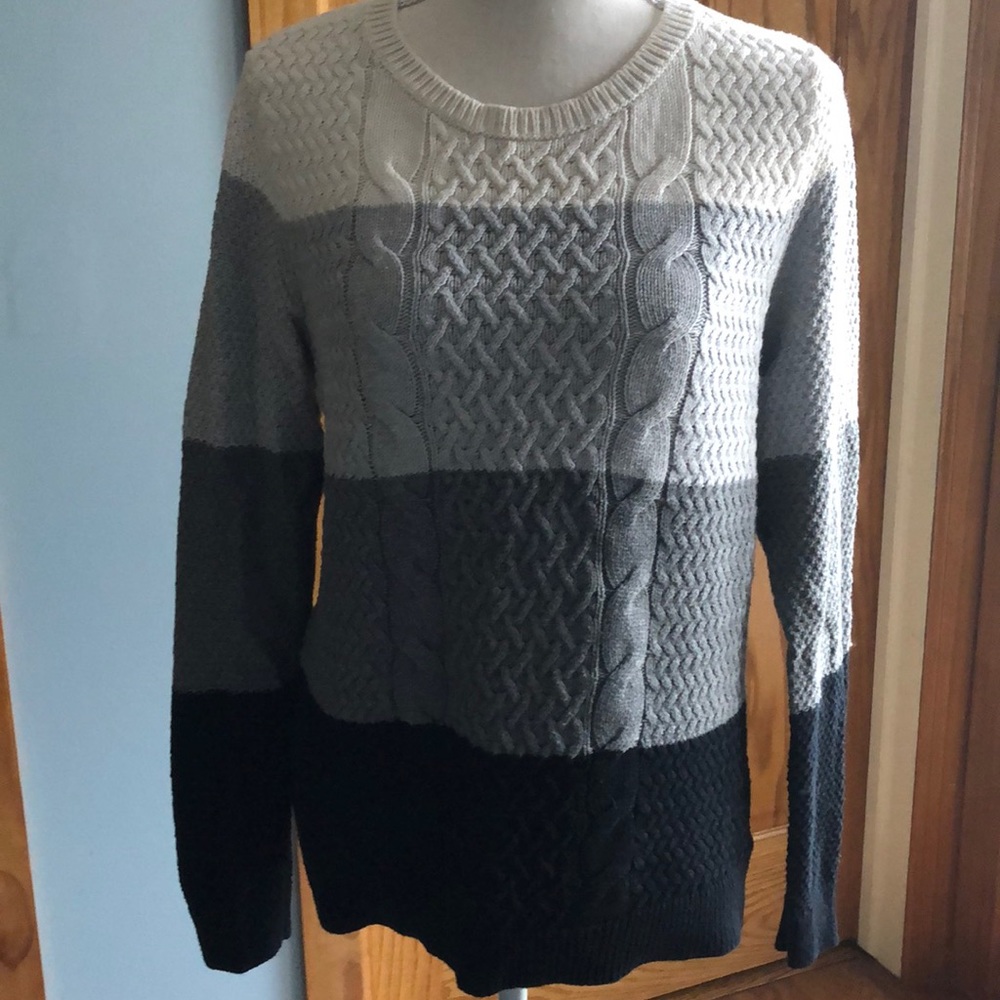 Croft & Barrow women’s sweater